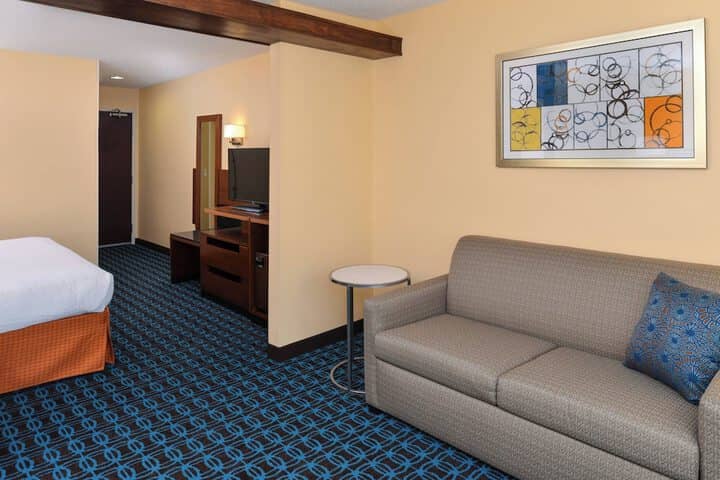 Room 19 of 42